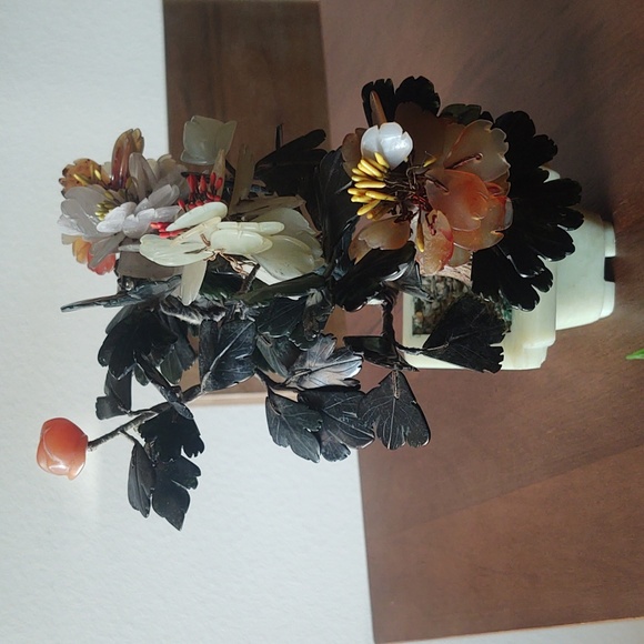 Chinese Vintage Jade Stone Carved Bonsai Tree with Jade and Rose Quartz - Picture 6 of 6